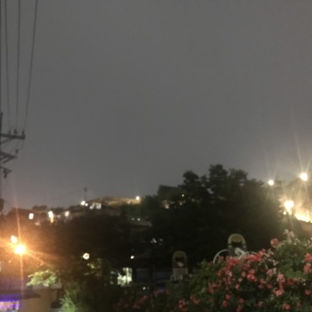 190606_밤의 밝은 성곽마을_김효진.jpg